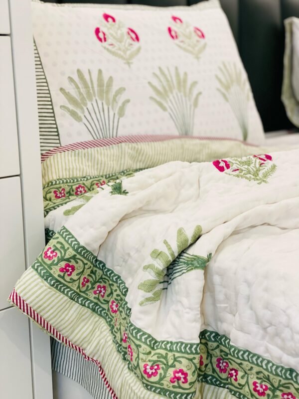 ESHAL- Bed sheet and Quilt set