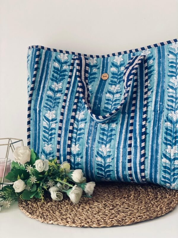 GIRA- Quilted tote bag