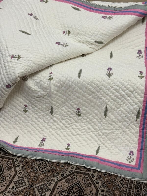 Block printed muslin quilt - Image 2