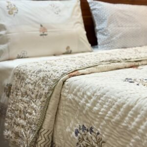 NILOPHER - Bed sheet and Quilt set