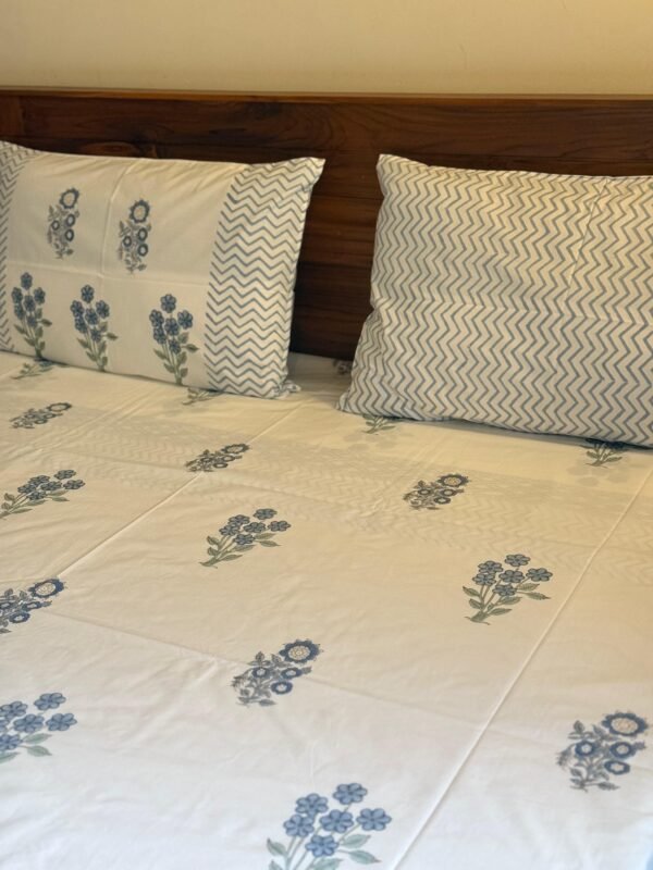 BLUE BELL MEADOW - Block printed bed sheet set