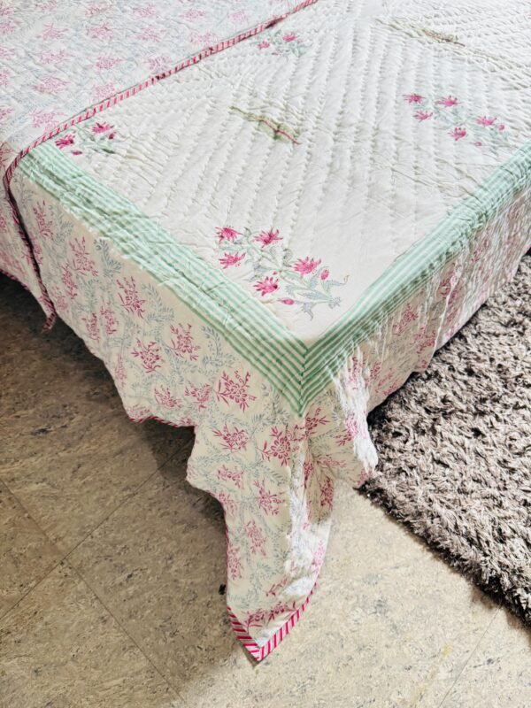 Block printed muslin quilt - Image 2