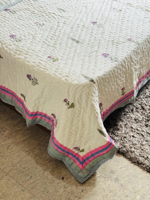 Block printed muslin quilt - Image 2
