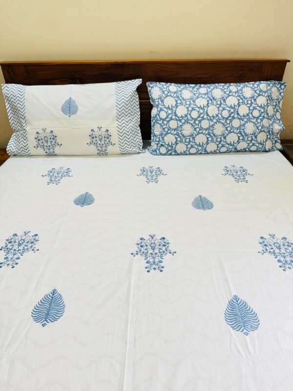 BAADAL - Block printed bed sheet set