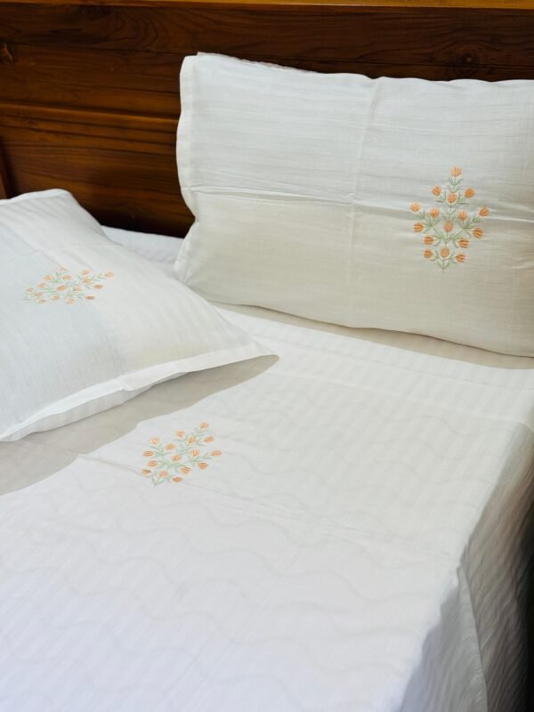 Embroidery bed sheet set