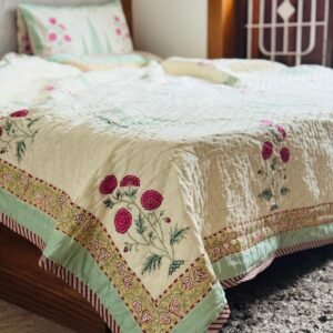 ROSE BREEZE - Bed sheet and Quilt set