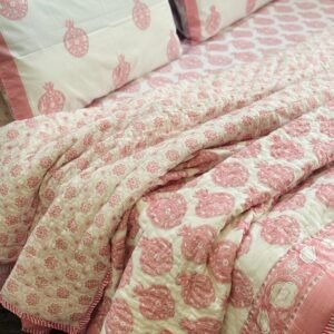 POMOGRANATE MEADOW - Bed sheet and Quilt set